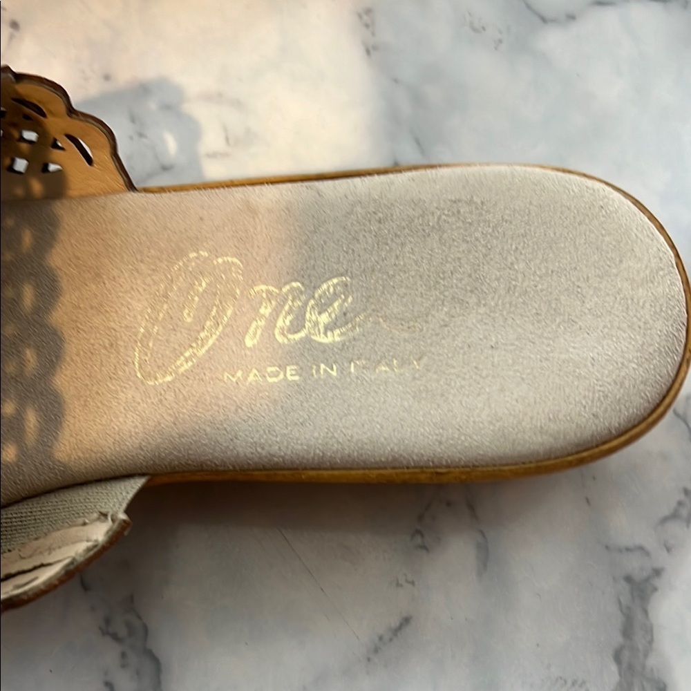 Onex Tan Laser-Cut Sandals b92 - Picture 2 of 3